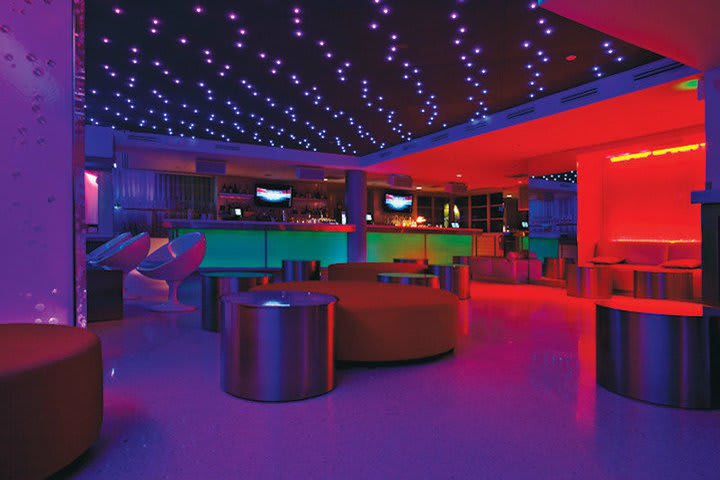 Have fun in the bars at the Clevelander Hotel in Miami
