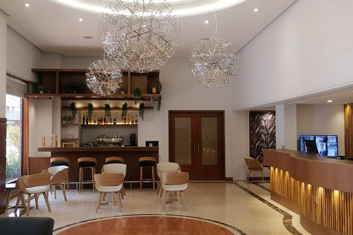 Lobby bar