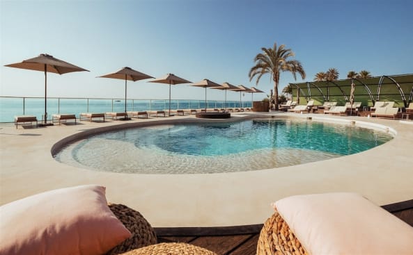 PriceTravel - Travel easy, without excuses