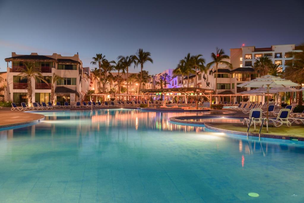 Grand Decameron Los Cabos, A Trademark All-Inclusive Resort