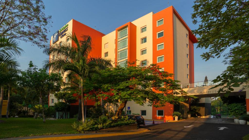 Holiday Inn Express Hotel & Suites Cuernavaca, an IHG Hotel