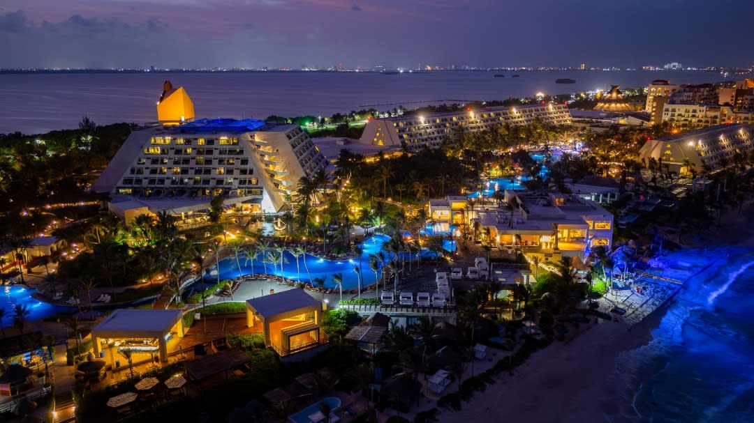 The Pyramid Cancun By Oasis