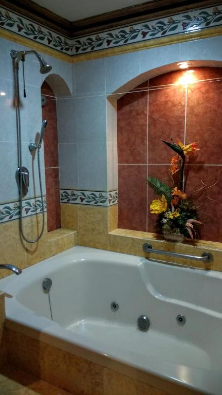 Suite Deluxe con bañera de hidromasaje