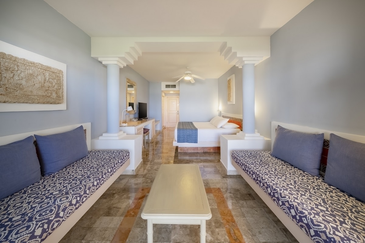 Img - Junior suite oceanfront beach access - JSOFBL