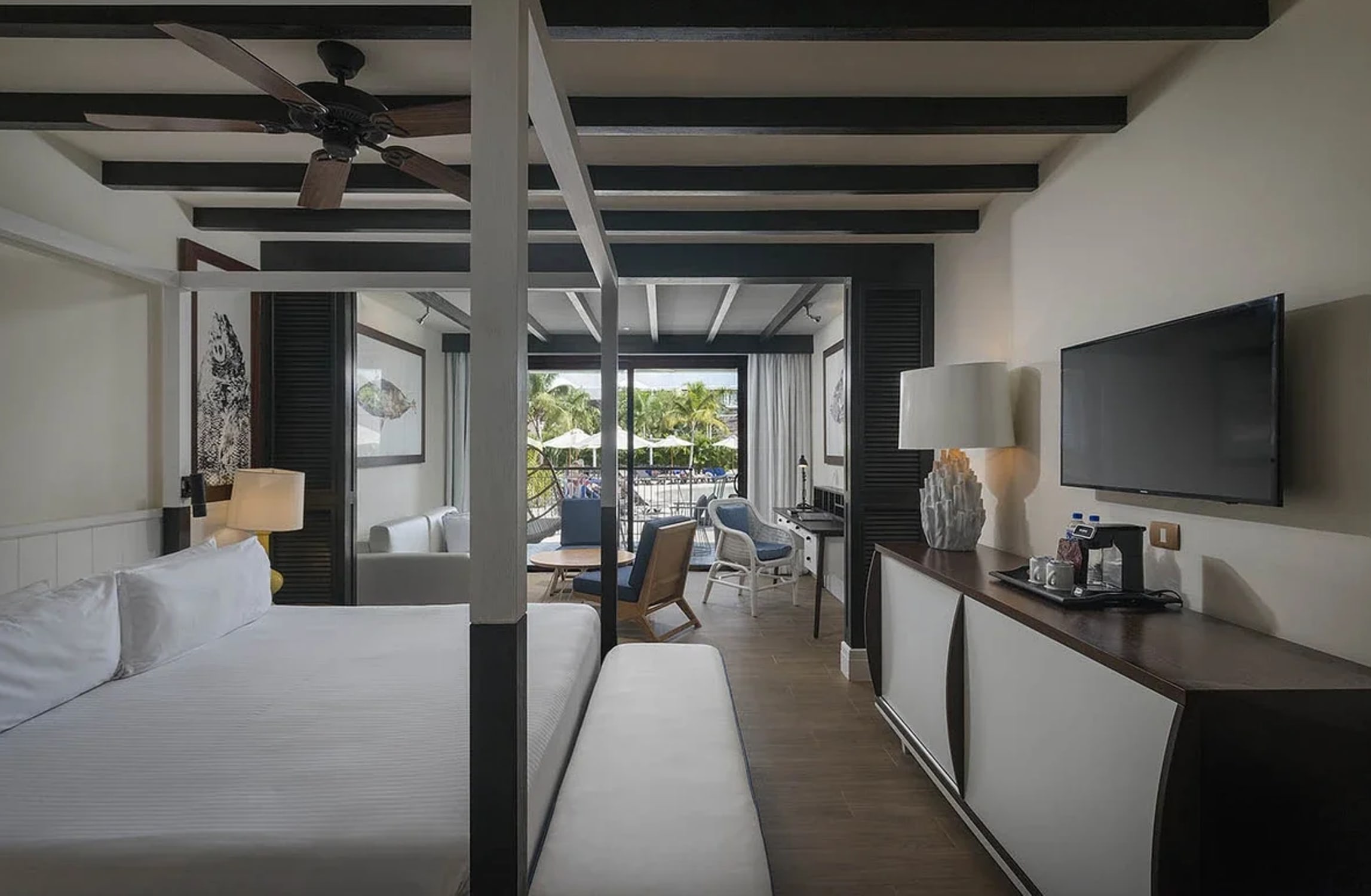 Img - Junior Suite Swim Up