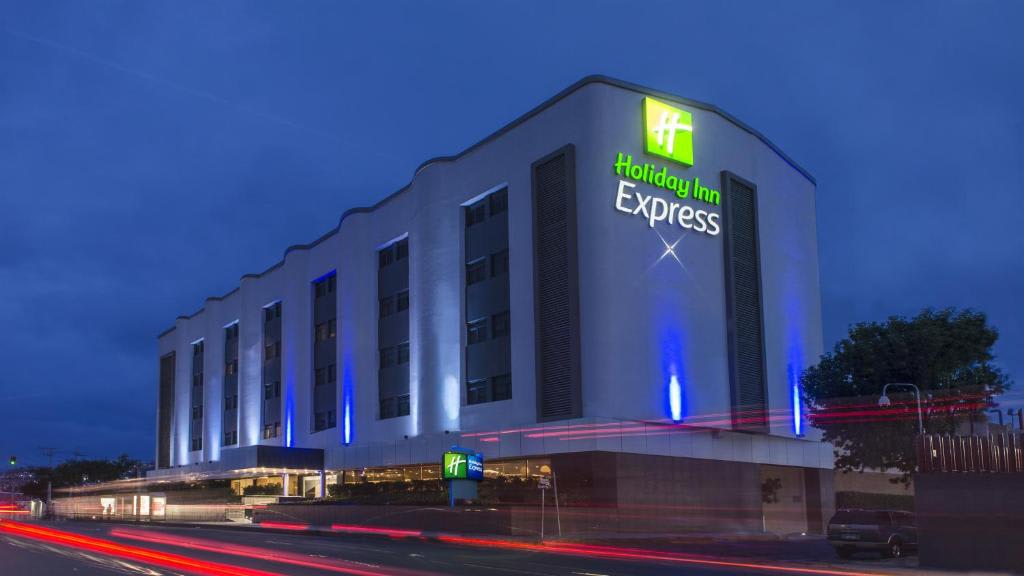 Holiday Inn Express Mexico - Toreo, an IHG Hotel