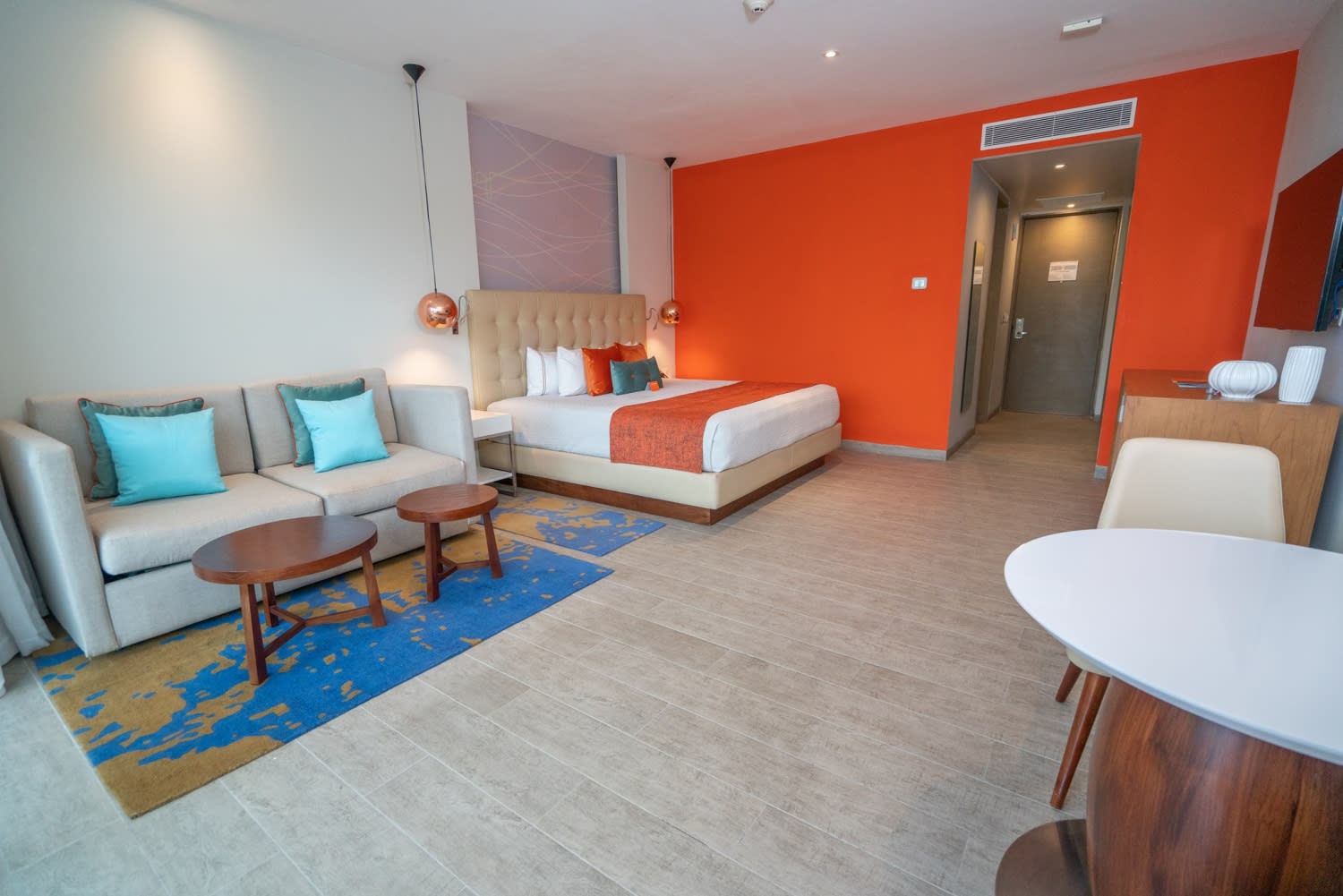 Img - NEST SWIM UP SUITE