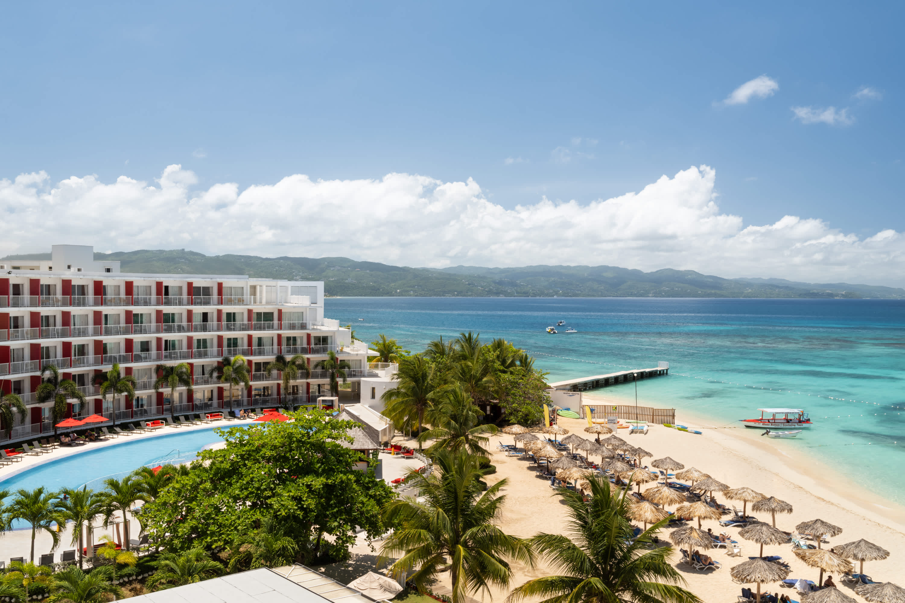 Grand Decameron Cornwall Beach, un complejo turístico con todo incluido de marca