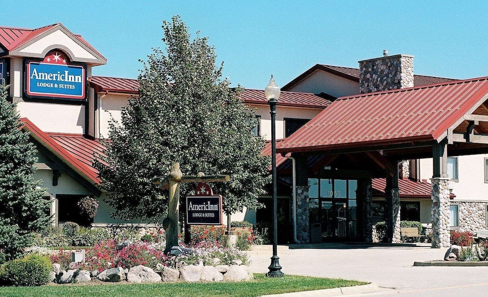 AmericInn by Wyndham Oswego