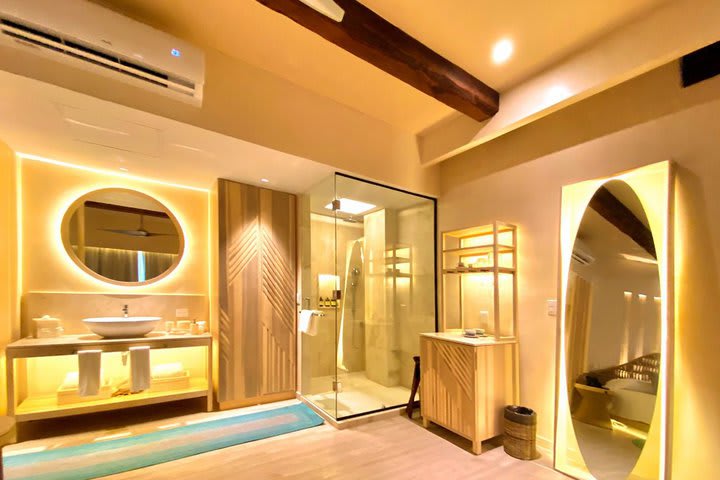 Baño privado de una suite Shizen