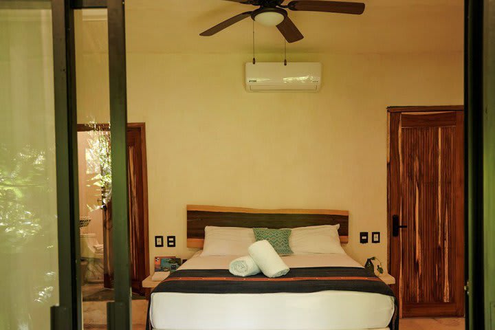 King room with private bathroom, street view