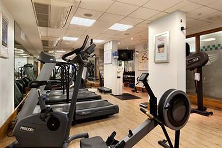 The hotel in London, Hilton Metropole, has a fitness center