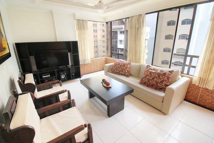 Apartment CTG141A offers ocean view