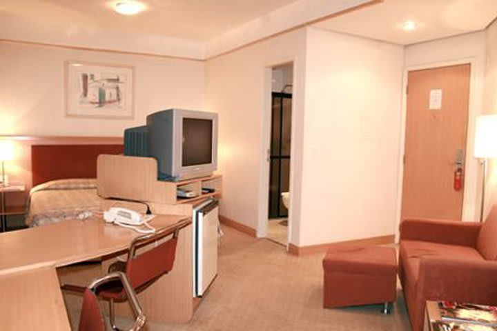 Guest room at Tsue Bienal Flat, hotel in Sao Paulo near Ibirapuera Park