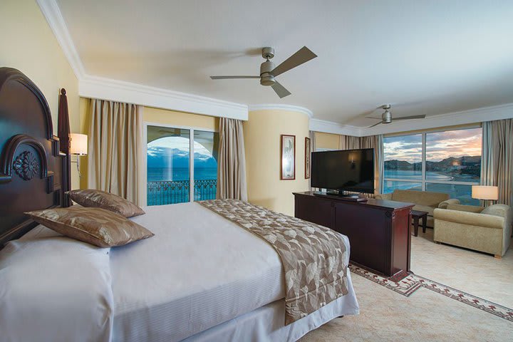 Jacuzzi suite ocean view