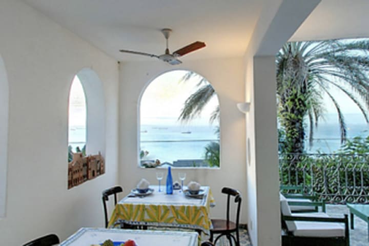 Los huéspedes de la posada Boqueirão pueden disfrutar de un desayuno con vistas al mar