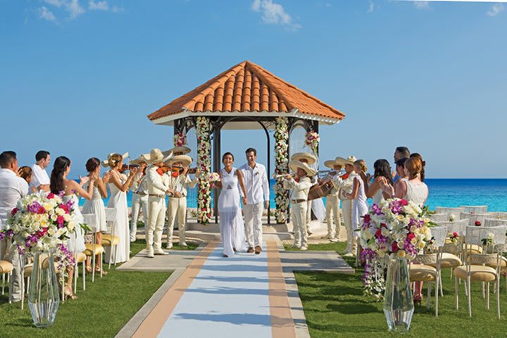 This hotel is ideal for weddings on the beach