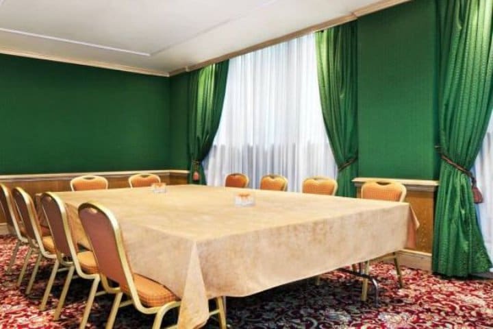 Carvaggio boardroom at the Four Points by Sheraton, business hotel in Milan