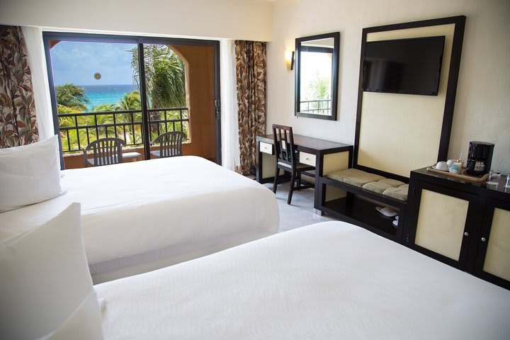 Superior oceanfront guest room