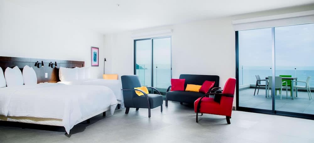 Img - Suite, Multiple Beds, Non Smoking