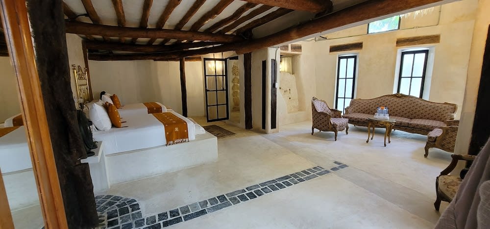 Img - Family Room Double Queen Beds Garden View