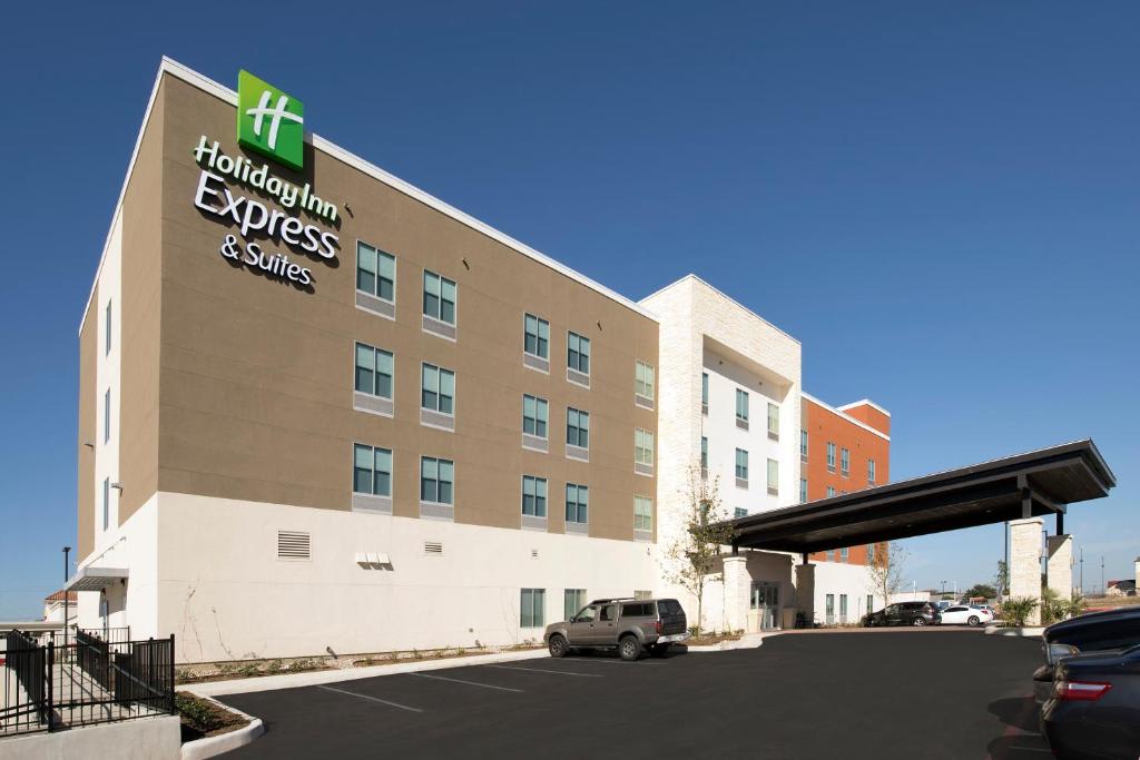 Holiday Inn Express & Suites San Antonio North - Windcrest, an IHG Hotel