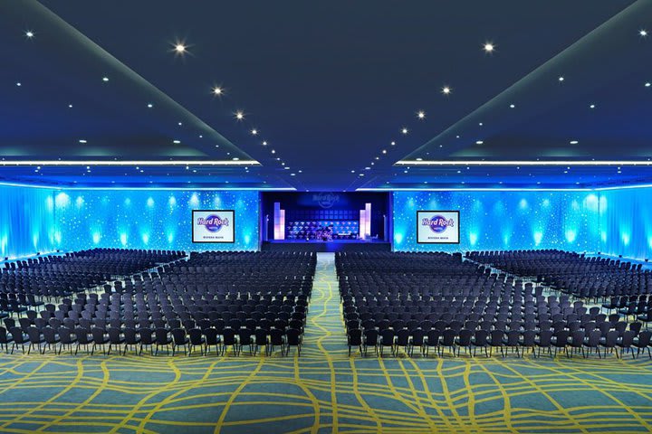 One of the meeting rooms can accommodate up to 2,400 guests