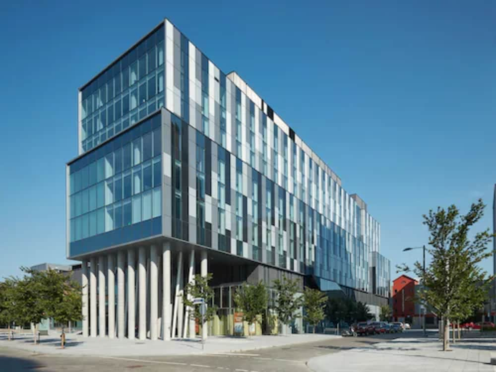 Residence & Conference Centre - Toronto Downtown - George Brown College - Campus Accommodation