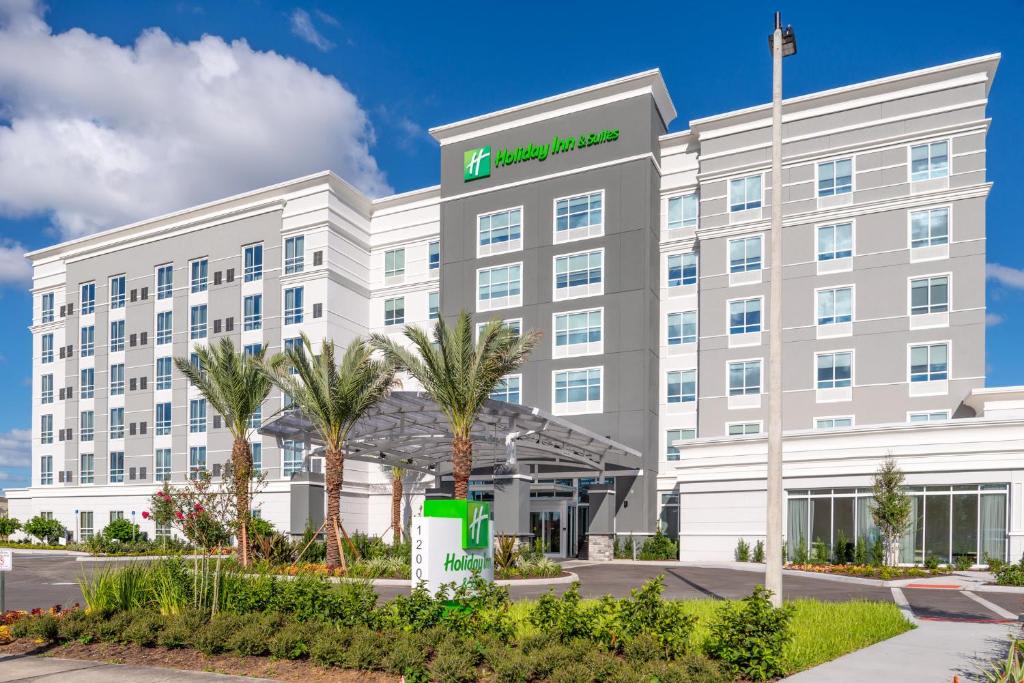 Holiday Inn & Suites Orlando I-Drive Theme Parks