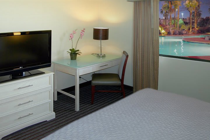 Amplias suites en el hotel Embassy Suites Las Vegas