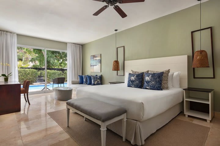Img - Junior suite king swim out - Sun Club