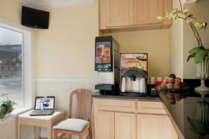 Breakfast bar at the Americas Best Value Inn & Suites - Golden Gate hotel in San Francisco