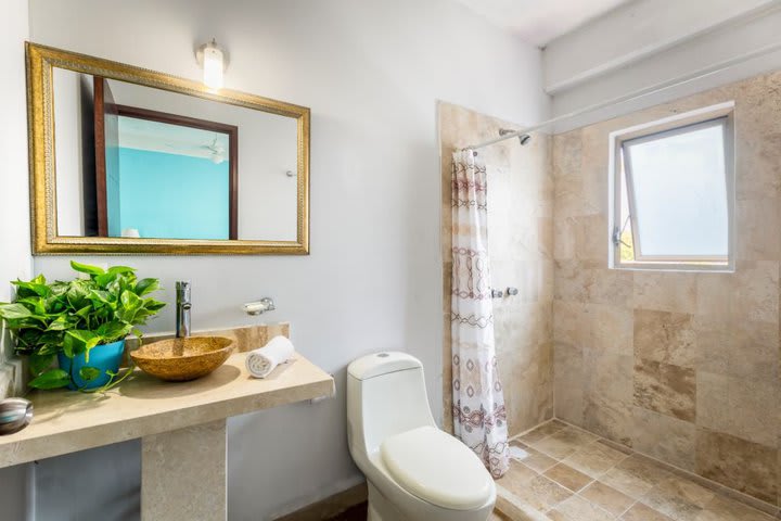 Baño de una habitación estándar