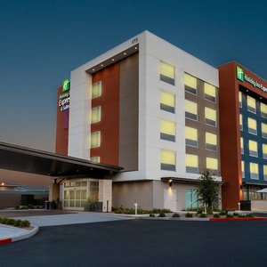 Holiday Inn Express & Suites Las Vegas - E Tropicana, an IHG Hotel