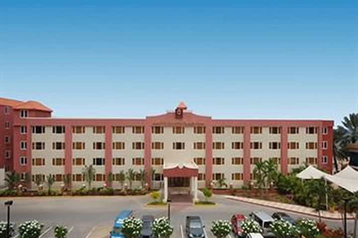 Clarion Hotel & Suites Curacao