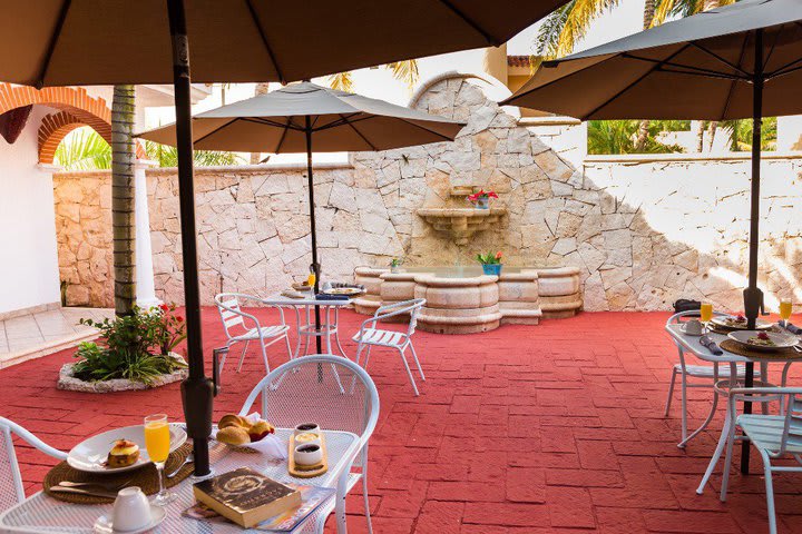 Desayuno en la terraza