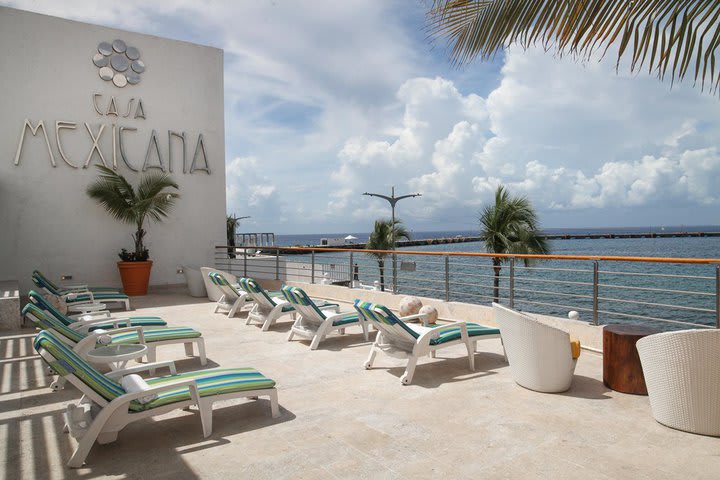 Oceanfront sitting area