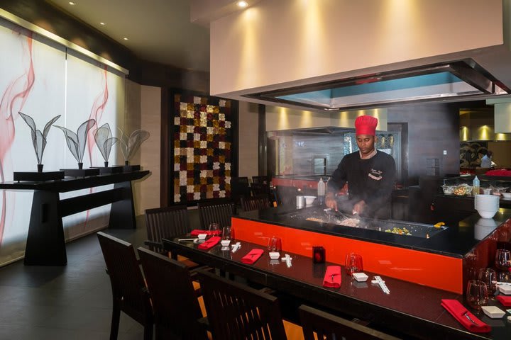 El restaurante Zen sirve comida japonesa