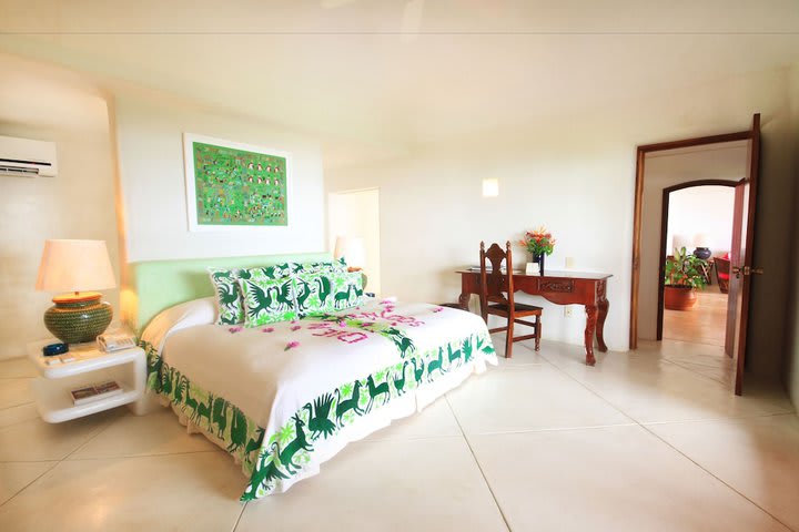 Img - Luxury Suite, Oceanfront