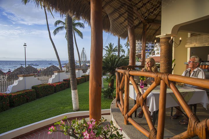 Restaurante con vista panorámica a la playa