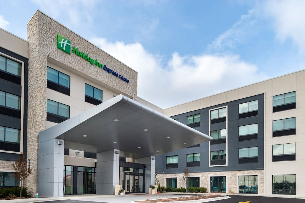 Holiday Inn Express & Suites Romeoville - Joliet North, an IHG Hotel