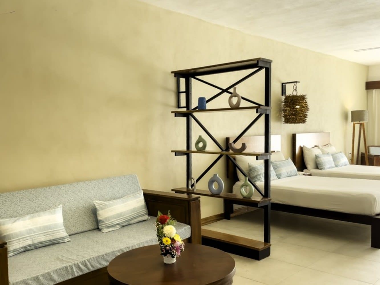 Img - Master suite familiar