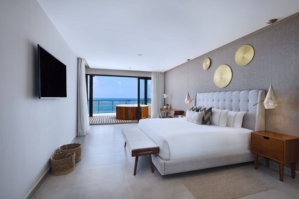 Img - Presidential Room, 3 Bedrooms, Oceanfront
