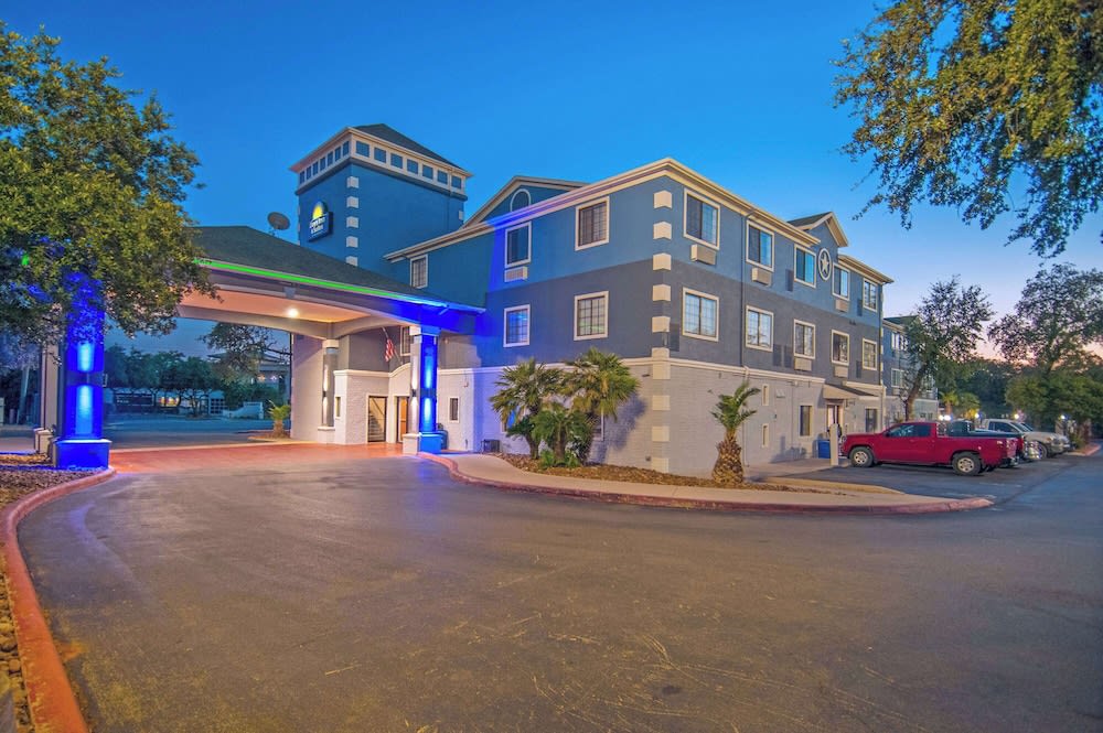 Days Inn by Wyndham Suites San Antonio North/Stone Oak