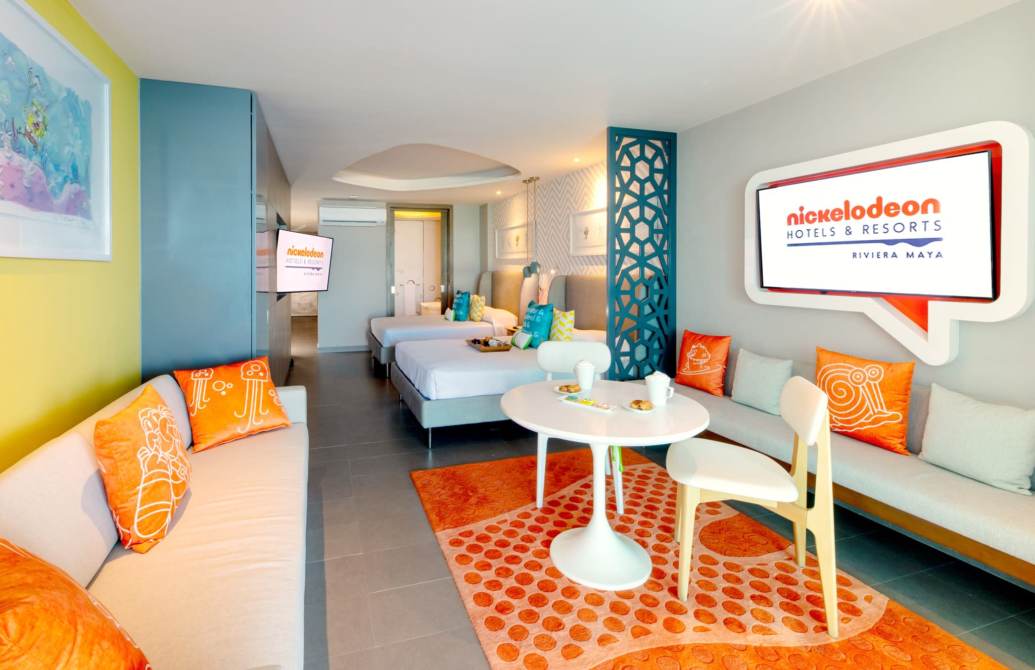 Img - SWIM-UP OCEANFRONT QUEEN SUITE