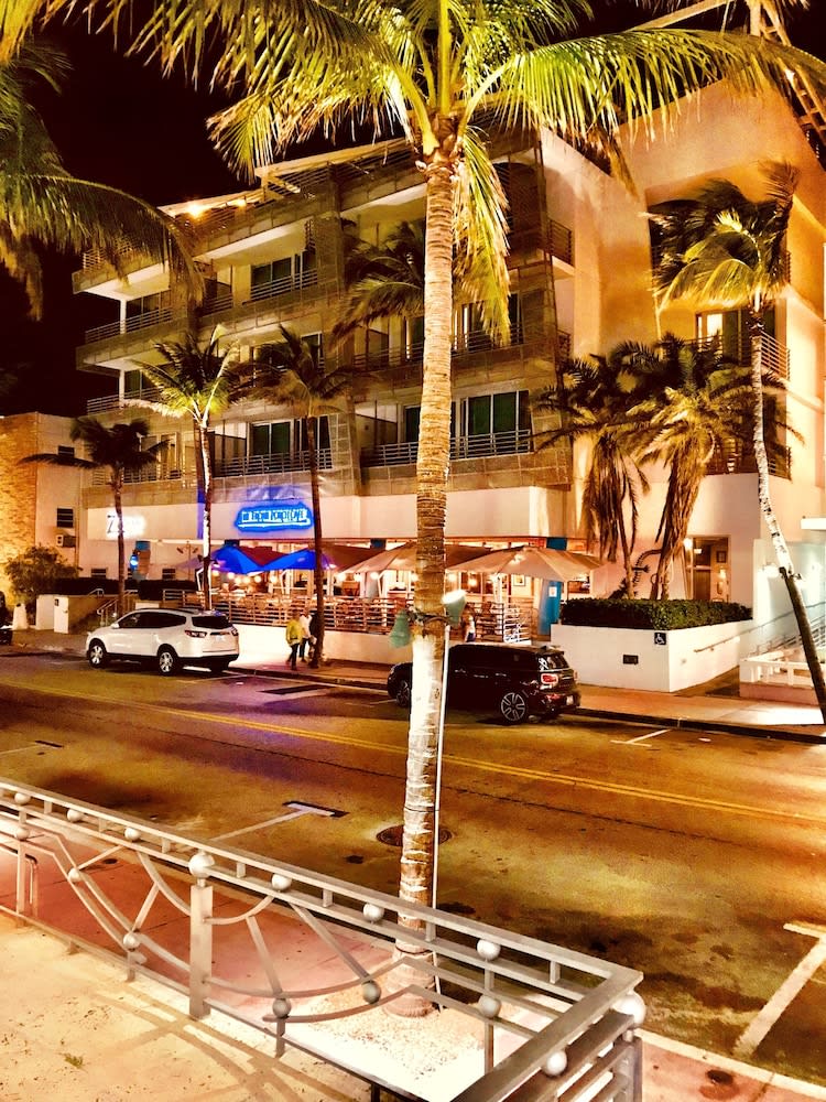 De Soleil Hotel on Ocean Drive