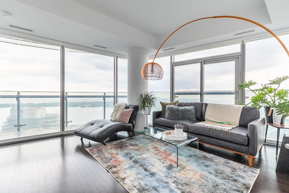 Sky Home with Stunning View of Toronto and Lake Ontario