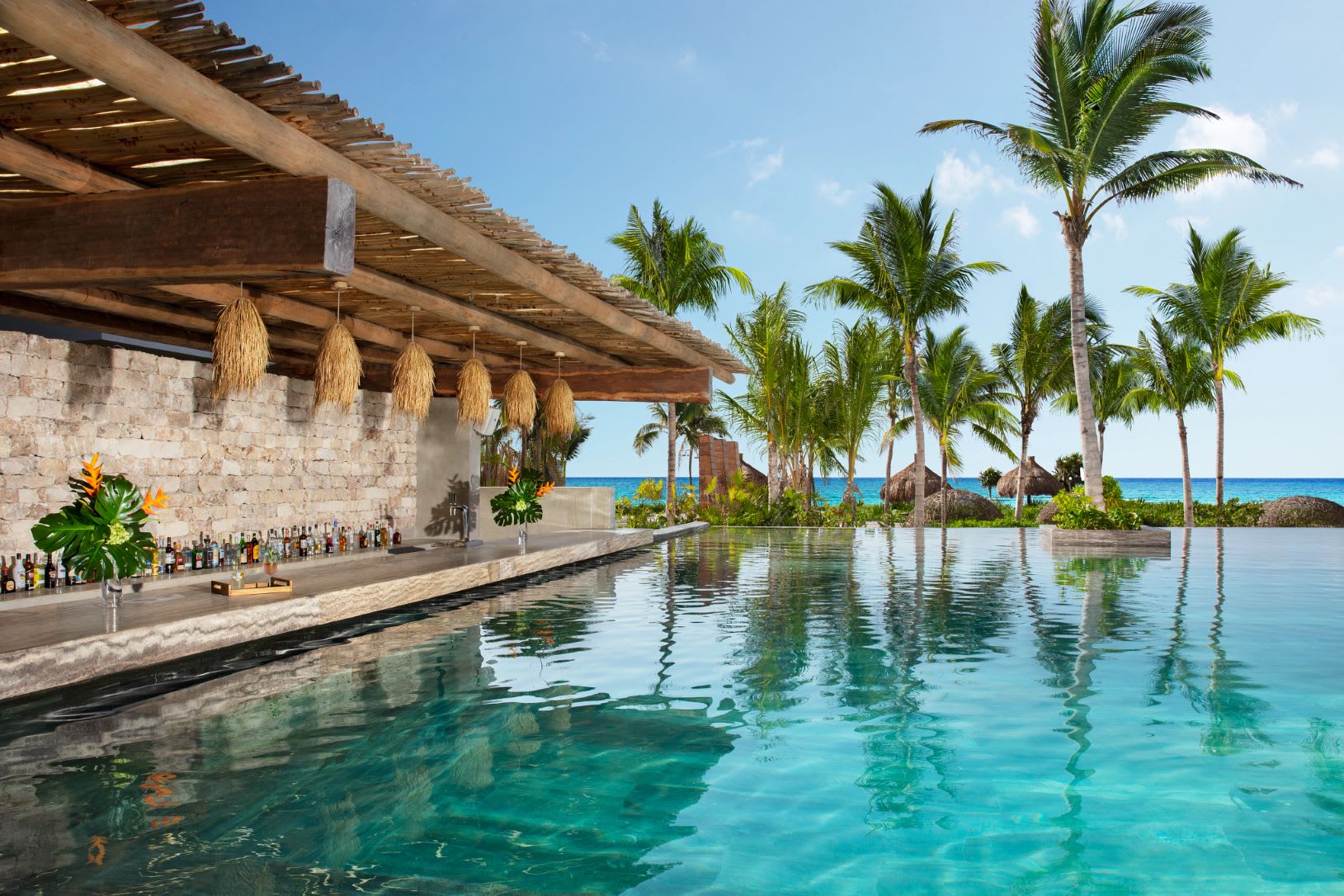 Infinity pool with bar