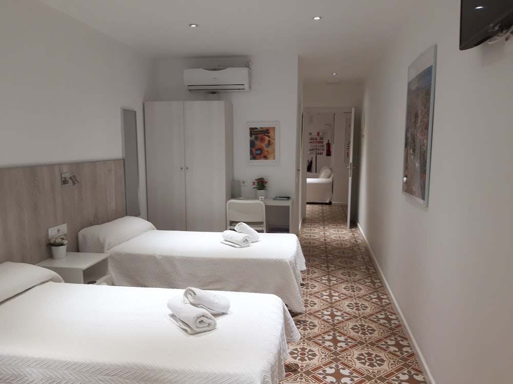 Img - Habitación doble estándar, 2 camas individuales, baño en la habitación
