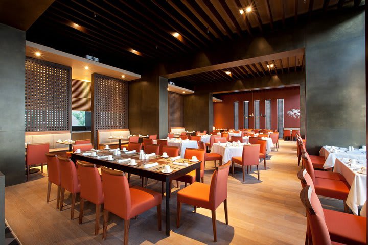 Úa Culinary Artisans restaurant offers international cuisine